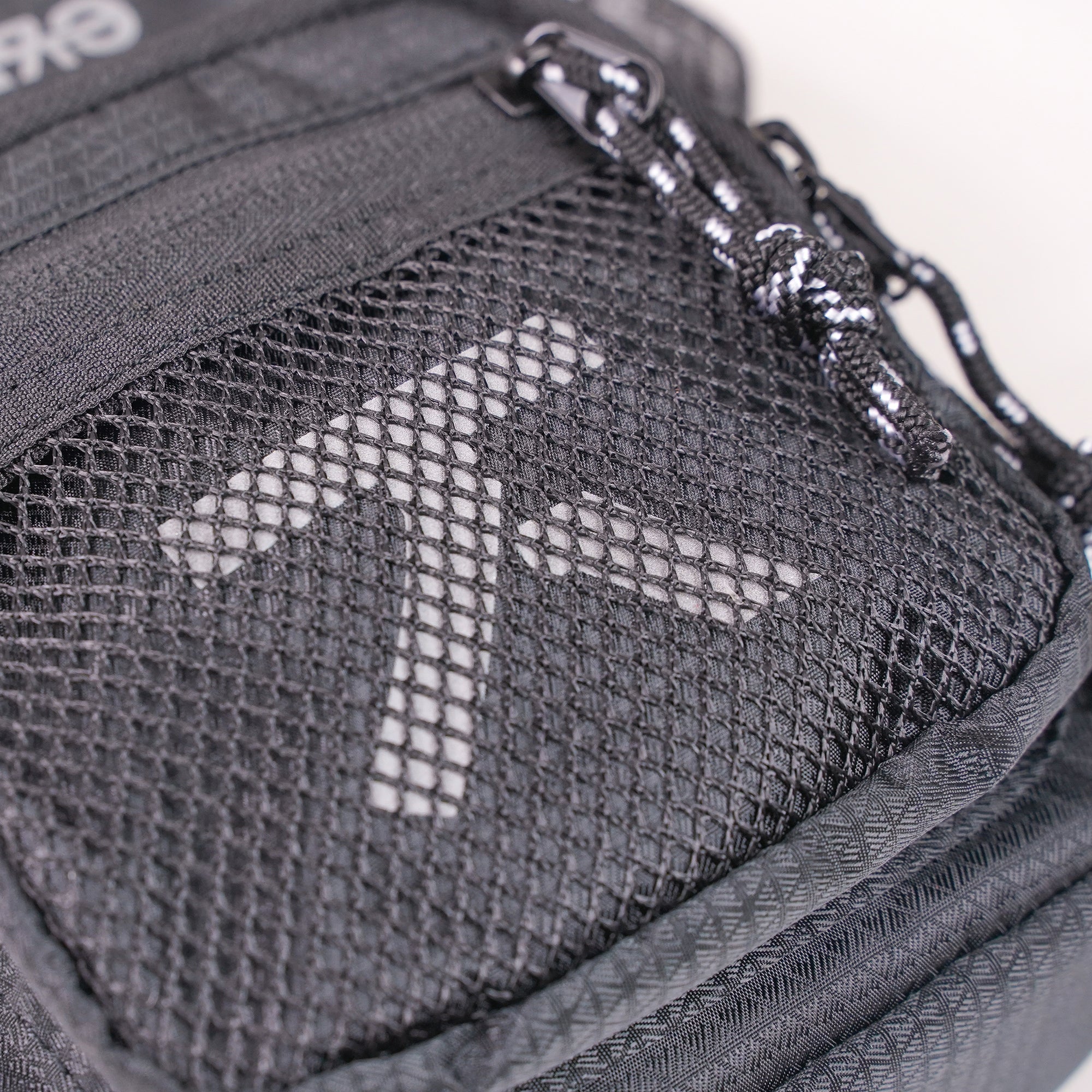 CREATE REFLECTIVE SHOULDER BAG