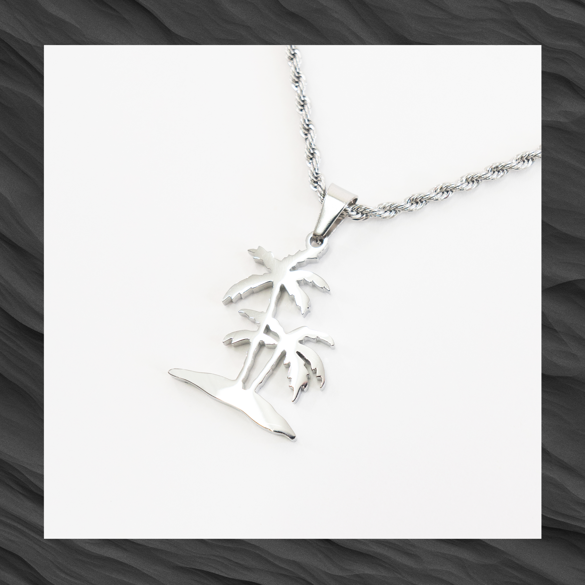 TST PALM TREE NECKLACE